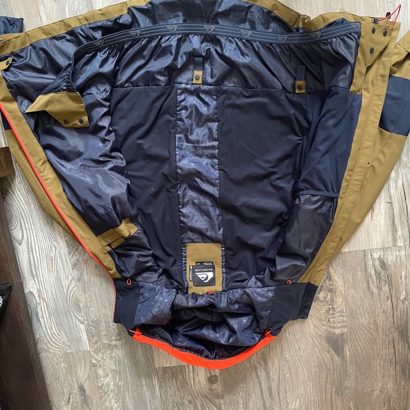 Quicksilver ski jacket never worn - Picture 4 of 5